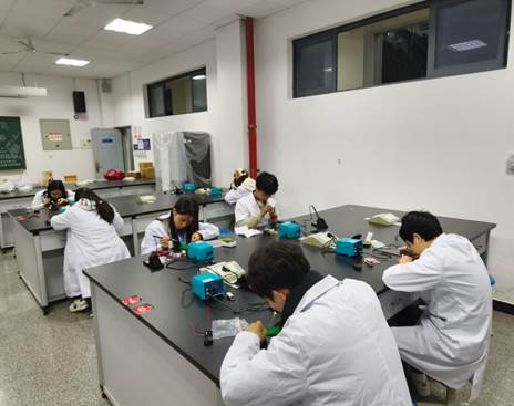 2025-11-16 17:48:09.200000 2025-11-16 17:48:09.200000