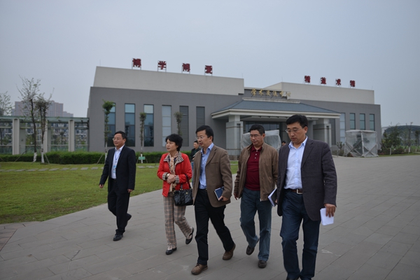 http://www.cmc.edu.cn/upload/file/images/DSC_6574.JPG